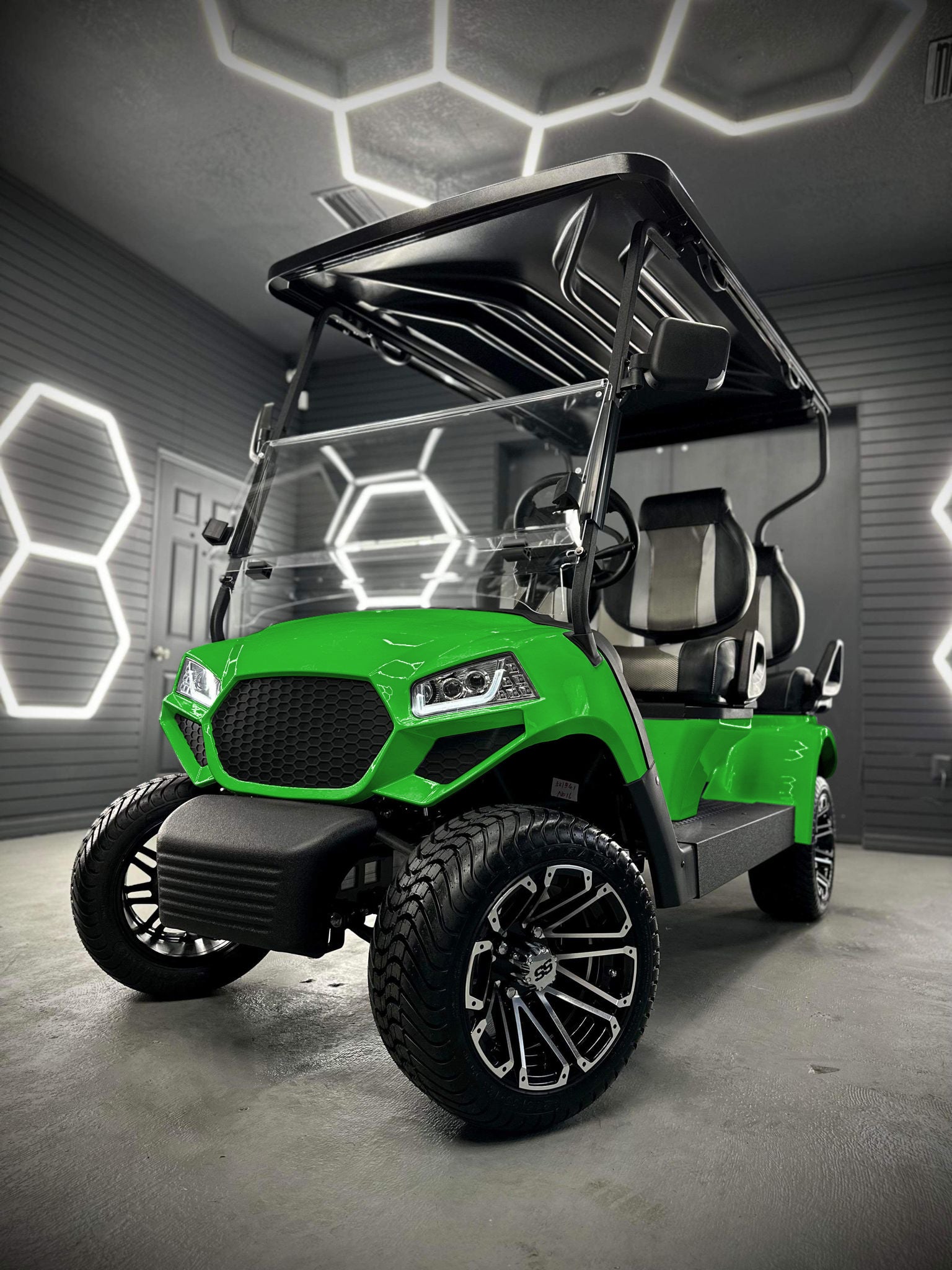 Lux - Lime Green | Putters Golf Carts